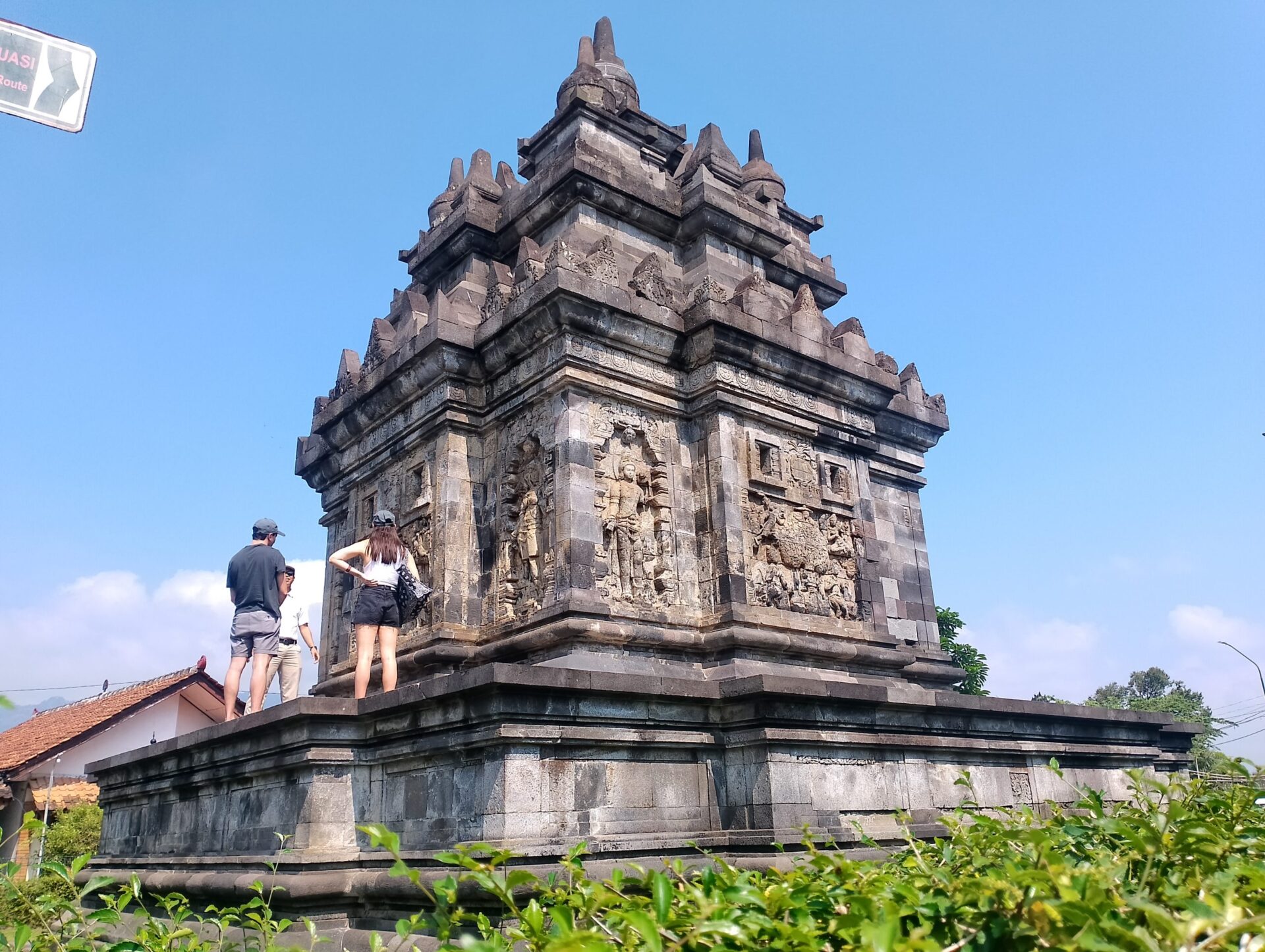 Exif_JPEG_420 sudut candi pawon