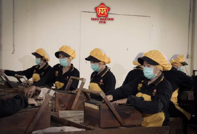 Education Private Tour | Visits Cigar Factory Tarumartani Yogyakarta
