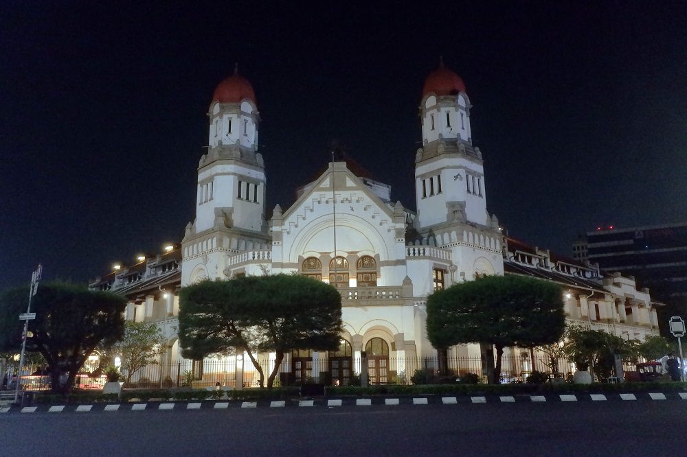 lawangsewu - semarang private transfer semarang to yogyakarta - borobudur
