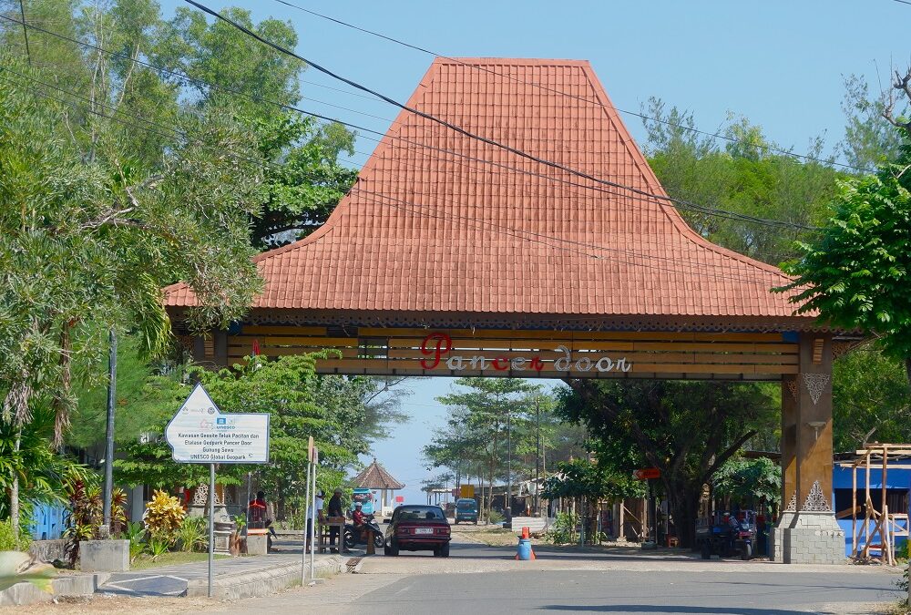 Private Transfer Yogyakarta to Pacitan | Watukarung – Klayar Beach