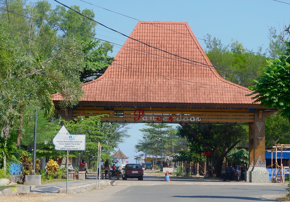 private car transfer yogyakarta to pacitan private transfer yogyakarta to pacitan